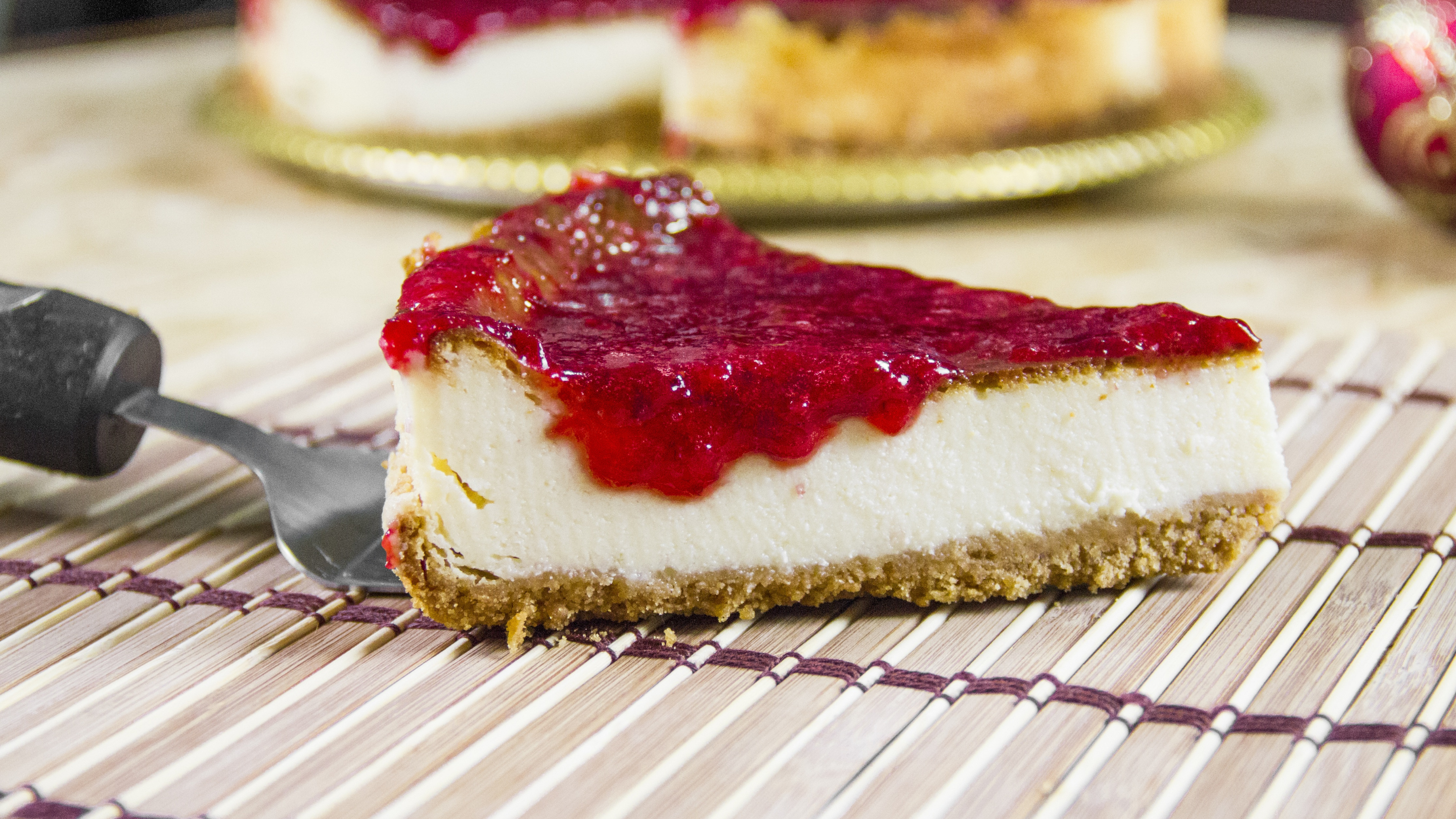 Cheesecake de forno com frutos vermelhos