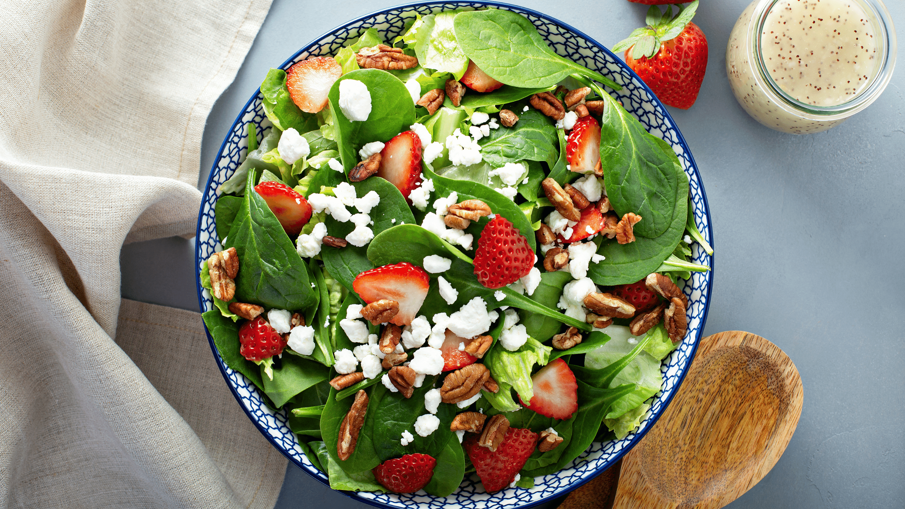 Salada c/ Morangos e Queijo Cottage - GUDIS SHOP